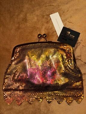 Anthropologie Gold Iridescent Sequin Kiss-Lock Wristlet